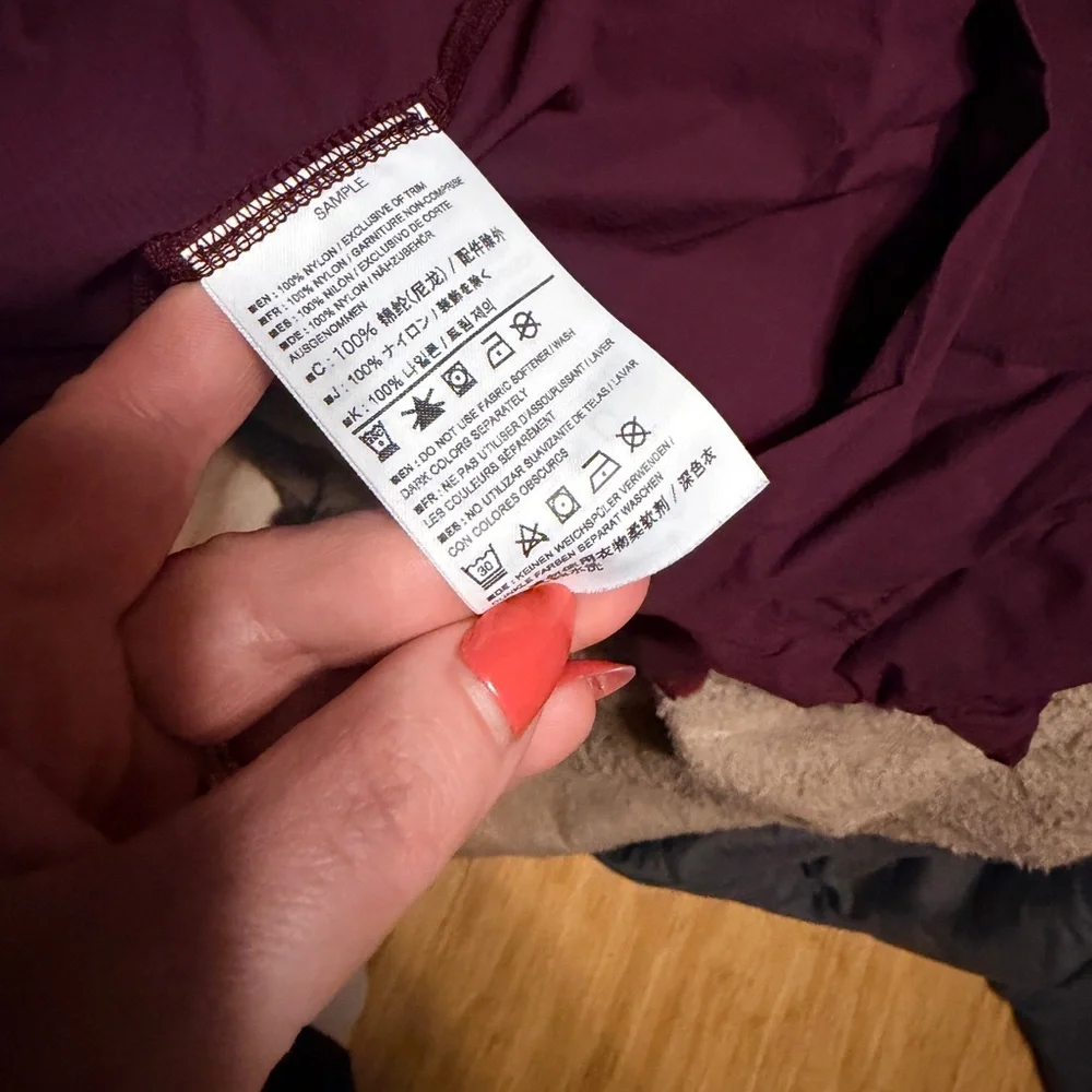 Arc'teryx Women's maroon rain Jacket - Picture 6 of 7